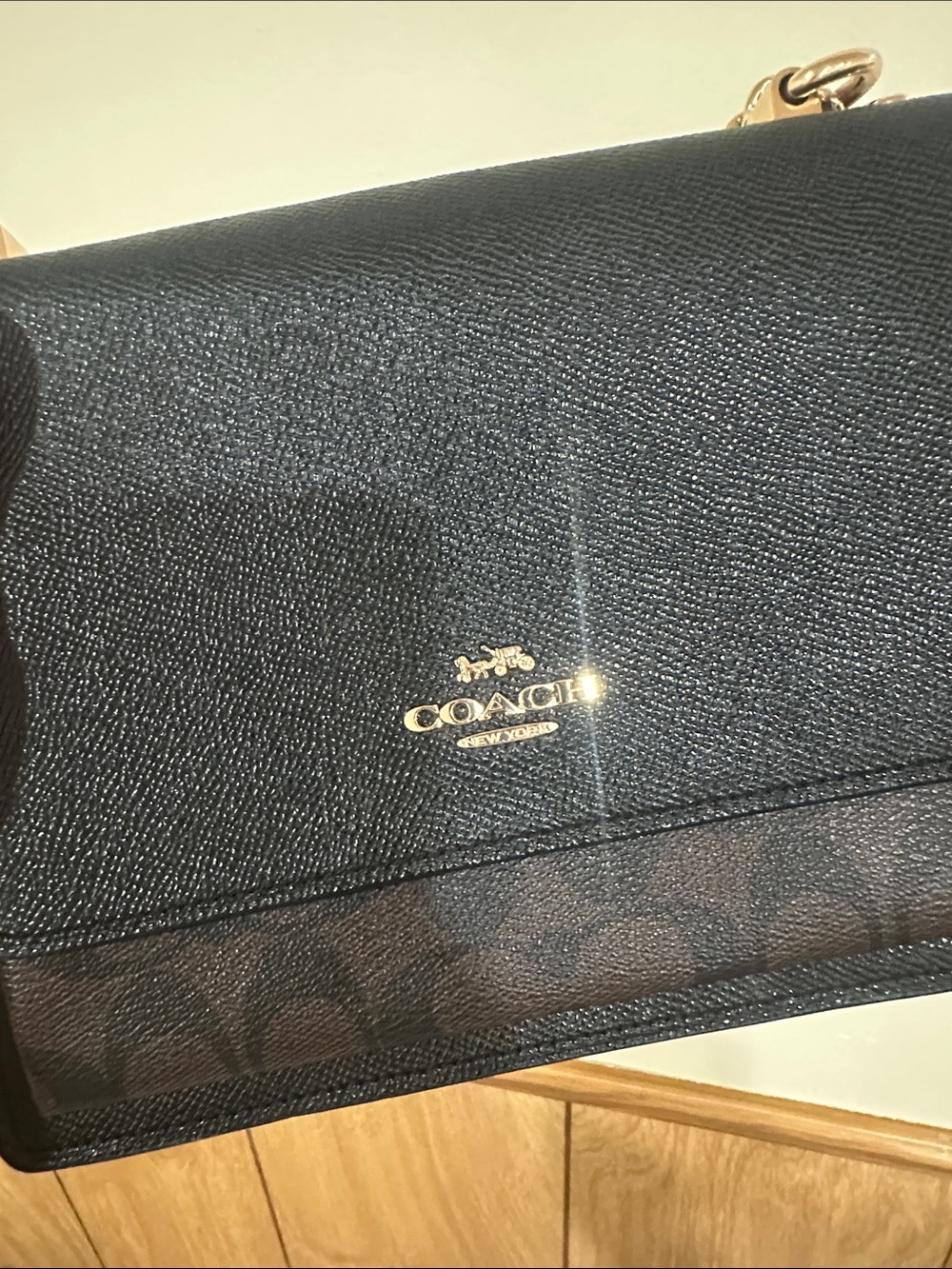 Coach Black Crossbody Bag with Gold Chain Strap - Picture 4 of 6